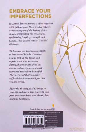 Kintsugi: Embrace your imperfections and find happiness - the Japanese way - Tomás Navarro [KSIĄŻKA]