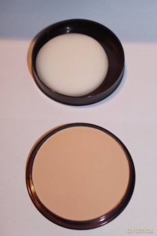 Constance Carroll Puder w kamieniu Compact Refill nr 01 Candlelight 12g