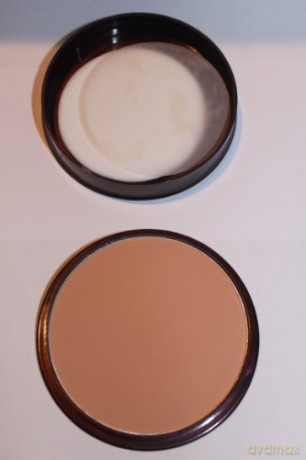 Constance Carroll Puder w kamieniu Compact Refill nr 12 Sunhaze 12g