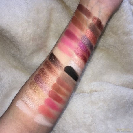 Makeup Revolution Ultra Palette 32 Zestaw cieni do powiek Flawless 4 16g (32 kolory)