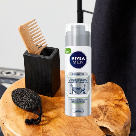 NIVEA MEN Sensitive Pianka do golenia 3-dniowego zarostu 200 ml