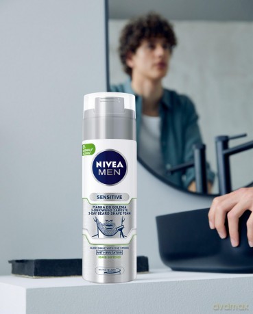 NIVEA MEN Sensitive Pianka do golenia 3-dniowego zarostu 200 ml