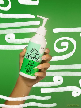 YOPE Odżywczy Balsam do ciała Wind odprężenie - Cedr Himalajski i Czarna Porzeczka 300 ml