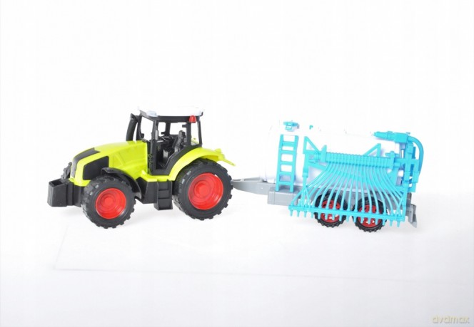Traktor z akcesoriami