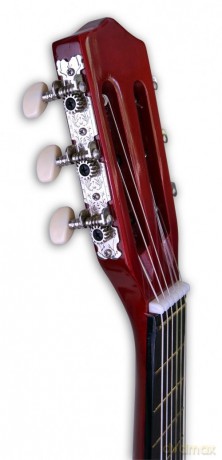 Klasyczna drewniana gitara z 6 strunami
