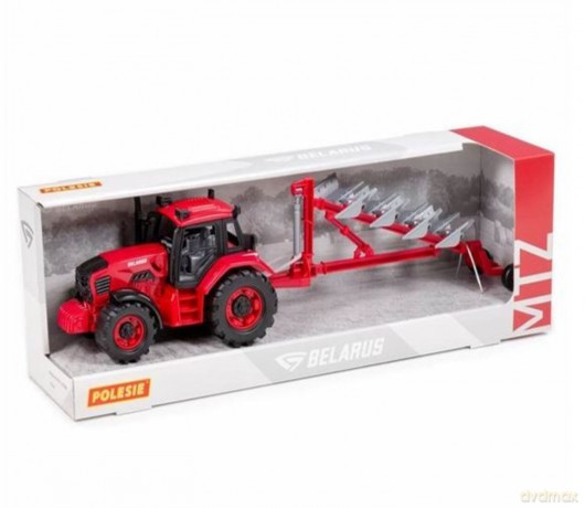 Traktor Belarus z plugiem