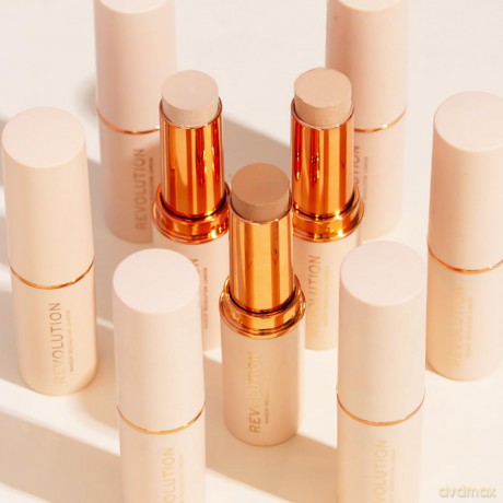 Makeup Revolution, Podkład do twarzy w sztyfcie Fast Base Stick Found F2, 6,2 g