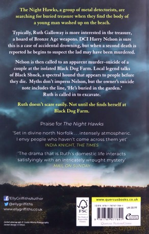 The Night Hawks: Dr Ruth Galloway Mysteries 13 (The Dr Ruth Galloway Mysteries) - Elly Griffiths [KSIĄŻKA]