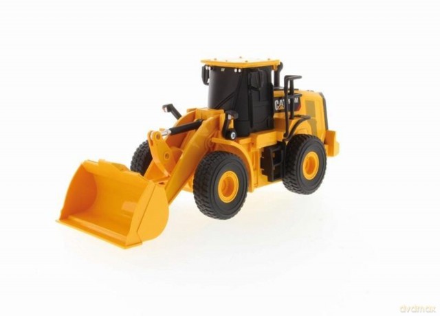 Carrera RC Caterpillar koparko-ładowarka 1:35