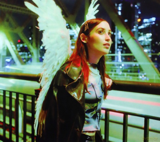 Hatchie: Giving The World Away [CD]