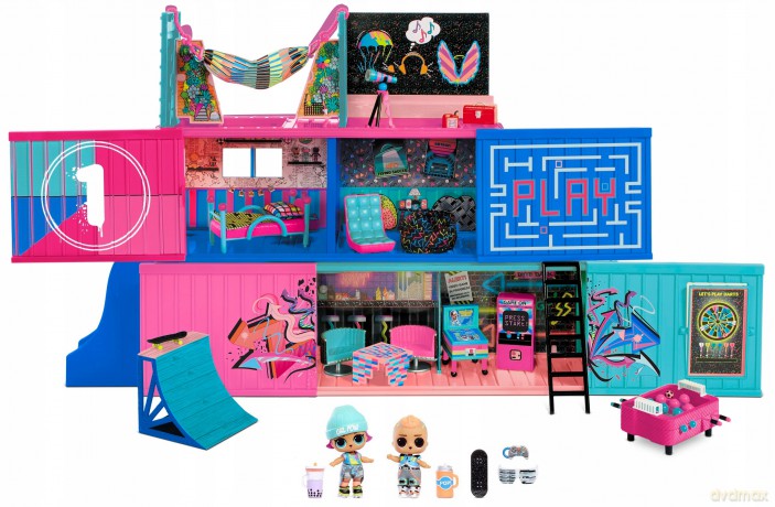 L.O.L. Surprise Fashion Show House