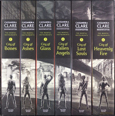 The Mortal Instruments Boxed Set - Clare C [KSIĄŻKA]