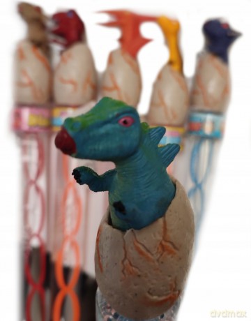 Bańki mydlane z figurką Dinozaura 140 ml 34cm mix