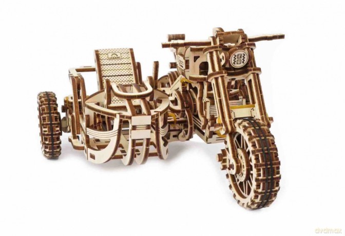 Scrambler UGR-10 z bocznym wózkiem Model mechaniczny do składania