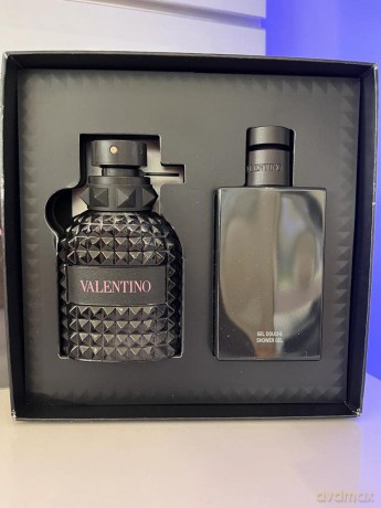 Valentino Uomo Born In Roma - EDT 50 ml + shower gel 100 ml for men