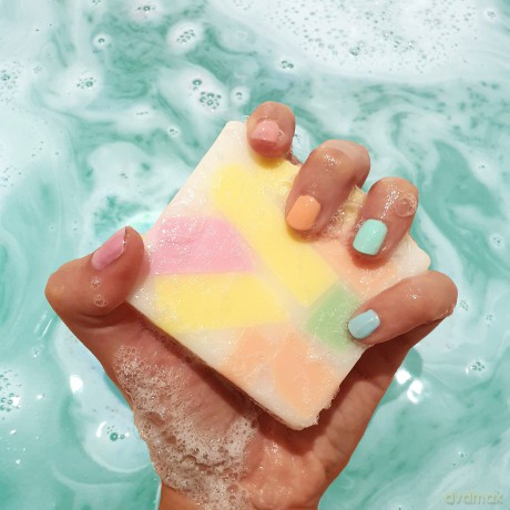 Bomb Cosmetics Glycerine soap Pastel cocktail (Soap) 100 g