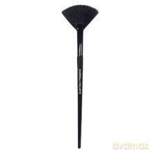 Gabriella Salvete (Highlighter Brush)
