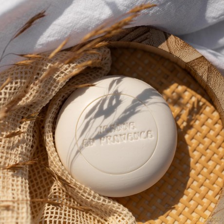 Jeanne En Provence Solid shampoo bio Apple (Solid Shampoo) 100 g