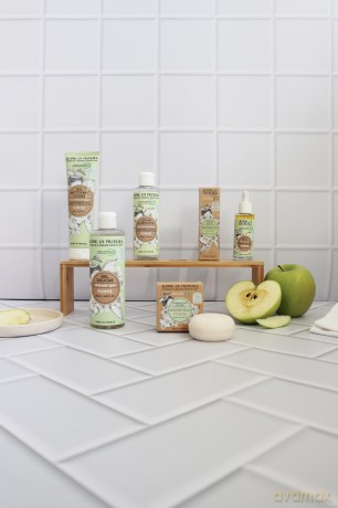Jeanne En Provence Solid shampoo bio Apple (Solid Shampoo) 100 g