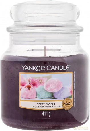 Yankee Candle Aromatic candle Classic medium Berry Mochi 411 g