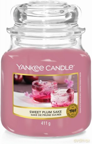 Yankee Candle Aromatic candle Classic medium Sweet Plum Sake 411 g
