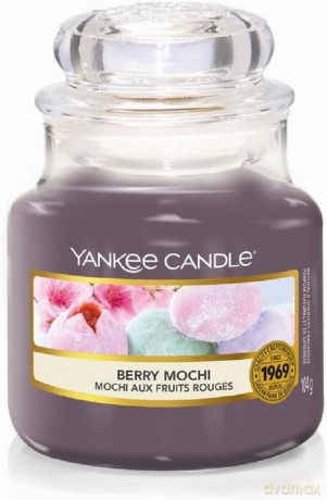 Yankee Candle Aromatic candle Classic small Berry Mochi 104 g