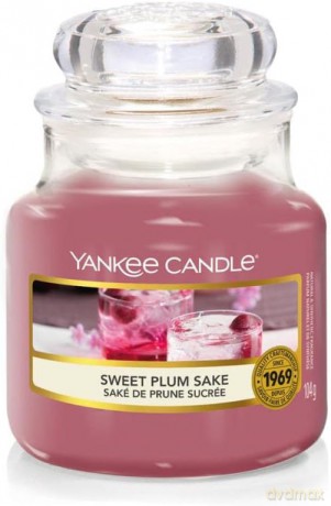 Yankee Candle Aromatic candle Classic small Sweet Plum Sake 104 g