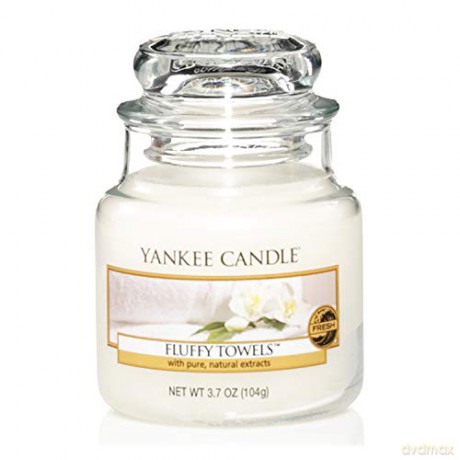 Yankee Candle Classic Small Candle Fluffy Towels 104 g
