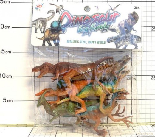 Dinozaury w worku 1302503 [FIGURKA]