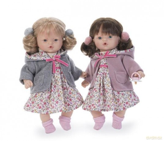 Lalka Nines 553 winter mecanismo estuche