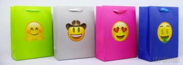 Torebka prezentowa emotki 8952B 26x32x10 cm,