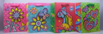 Torebka prezentowa motyl/kwiat 3D 8810B 26x32x10 cm,