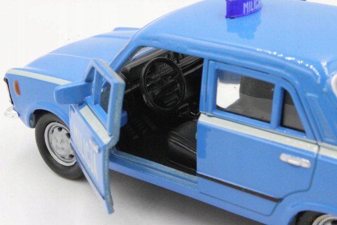 WELLY Auto model 1:34 Fiat 125P MILICJA