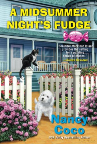 A Midsummer Night's Fudge (Candy-Coated Mystery) - Nancy Coco [KSIĄŻKA]