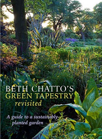 Beth Chatto's Green Tapestry Revisited: A Guide to a Sustainably Planted Garden - Beth Chatto [KSIĄŻKA]