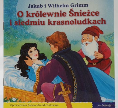 101 bajek. O królewnie Śnieżce i siedmiu krasnoludkach [KSIĄŻKA]