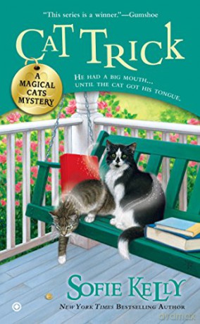 Cat Trick: A Magical Cats Mystery: 4 - Sofie Kelly [KSIĄŻKA]