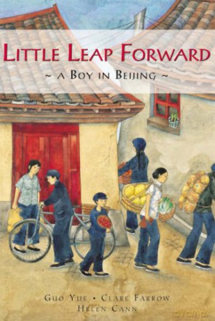 Little Leap Forward: A Boy in Bejing: A Boy in Beijing: 1 - Clare Farrow [KSIĄŻKA]