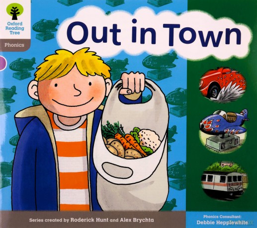 Oxford Reading Tree: Level 1: Floppy's Phonics: Sounds and Letters: Out in Town - Roderick Hunt [KSIĄŻKA]