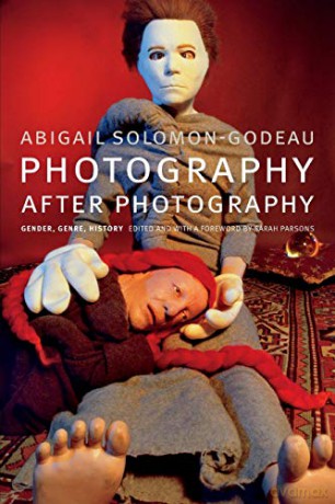 Photography Adrift: Gender, Genre, History - Sarah Parsons [KSIĄŻKA]