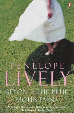 Beyond the Blue Mountains - Penelope Lively [KSIĄŻKA]