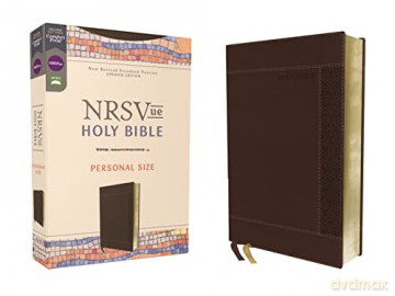 NRSVue, Holy Bible, Personal Size, Leathersoft, Brown, Comfort Print: New Revised Standard Version, Personal Size, Dark Brown, Leathersoft, Comfort Print [KSIĄŻKA]