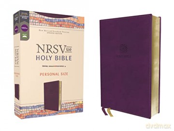 NRSVue, Holy Bible, Personal Size, Leathersoft, Purple, Comfort Print: New Revised Standard Version Updated Edition, Purple, Leathersoft, Personal Size, Comfort Print [KSIĄŻKA]