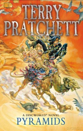 Pyramids Discworld Novel 7 [Paperback] by Pratchett, Terry ( Author ) - Terry Pratchett [KSIĄŻKA]