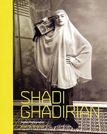 Shadi Ghadirian: A Woman Photographer from Iran - Rose Issa [KSIĄŻKA]