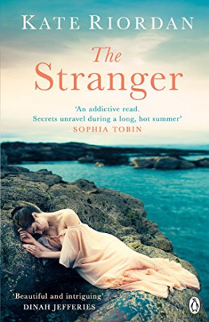 The Stranger: A gripping story of secrets and lies for fans of The Beekeeper's Promise - Kate Riordan [KSIĄŻKA]