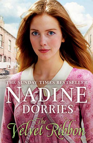 The Velvet Ribbon (The Tarabeg Series): Volume 3 - Nadine Dorries [KSIĄŻKA]