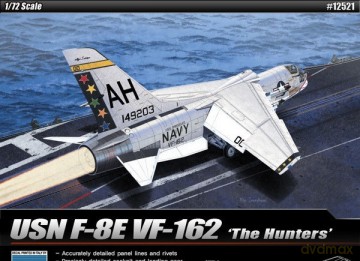 Model plastikowy F-8E VF-162 The Hunter 1/72