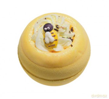 Bomb Cosmetics Sparkling bath bomb Bee either has (Bath Blaster Ă¸ 7,5 cm) 160 g