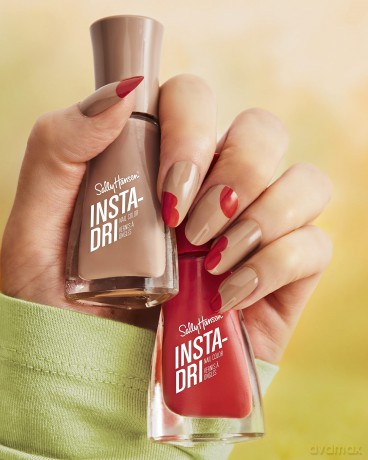 Sally Hansen SH nail polish Insta Dri - Shade: 359 Hail Cherry